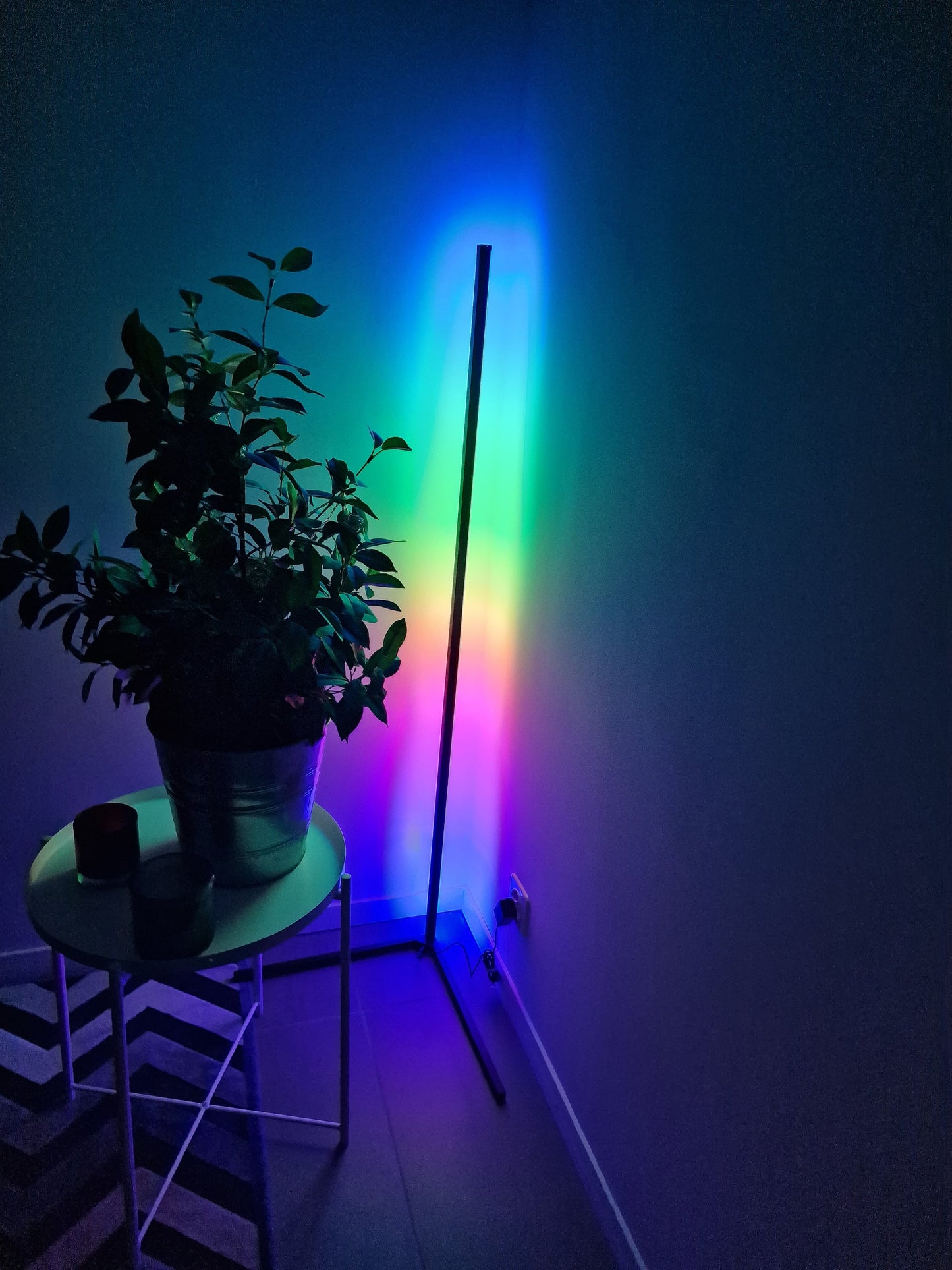 Halo LED - RGB Corner Lamp